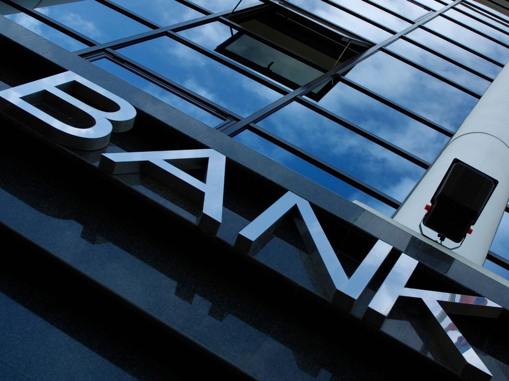 Big banks vs 2nd tier lenders